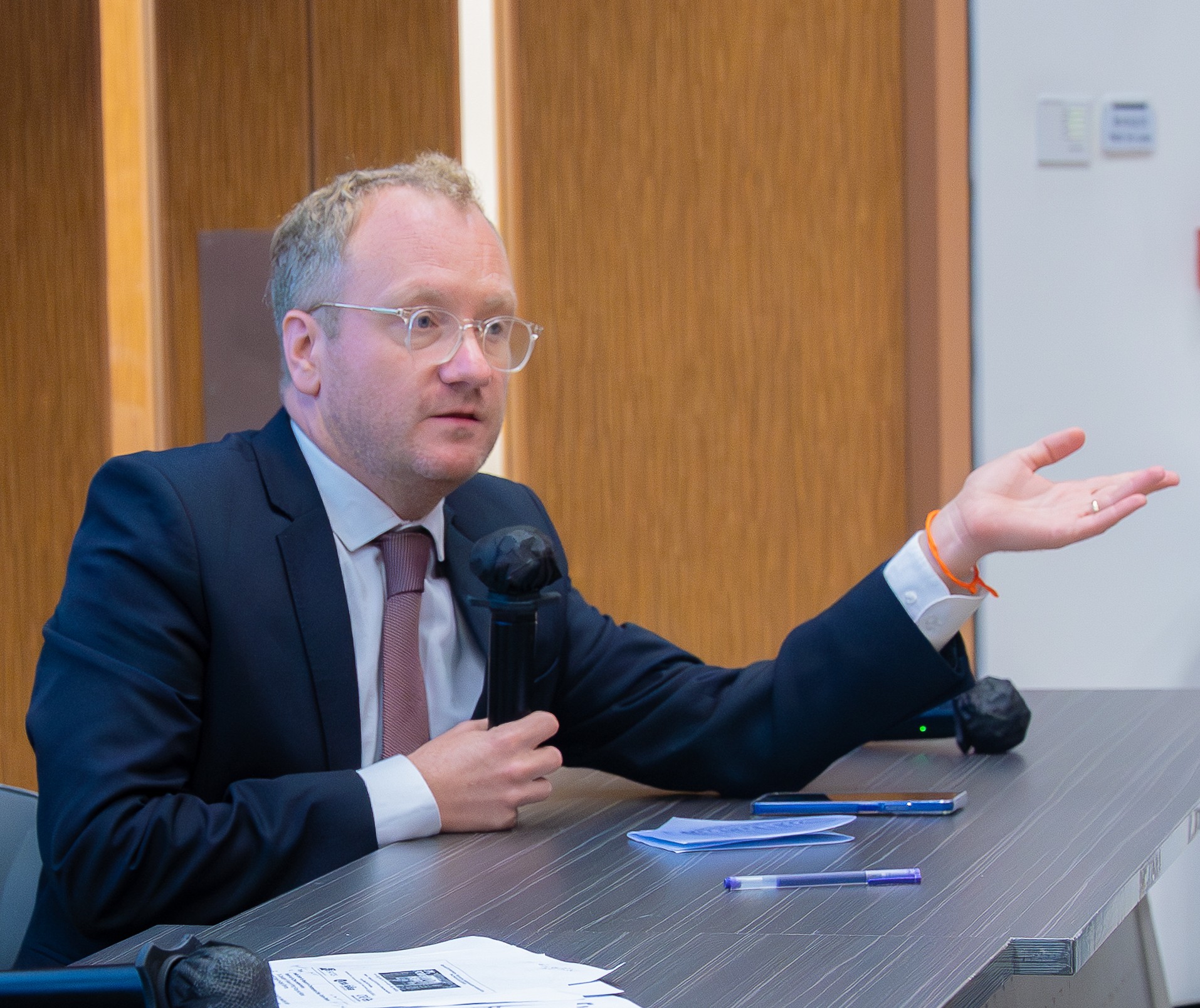 Prof. Stuart GIETEL-BASTEN